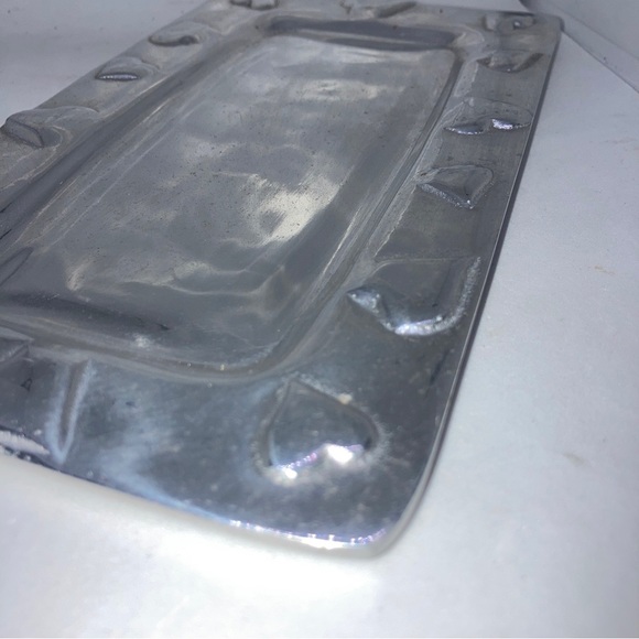 Holland Boone Polished Pewter Hearts
Vanity tray / trinket dish 8" x 4.5” - Picture 3 of 6